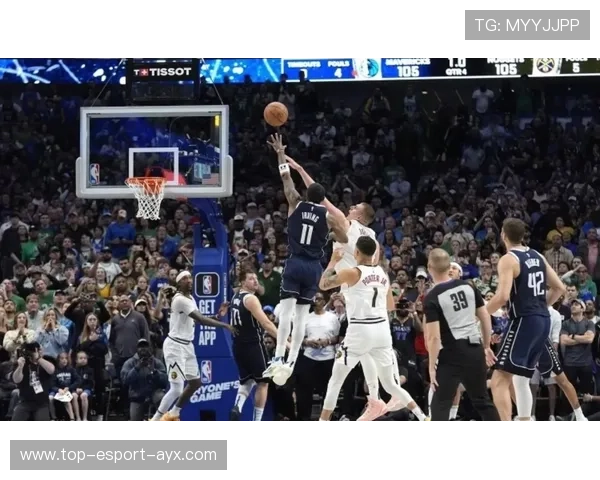 东契奇高难度抛投得手，全场惊呼连连