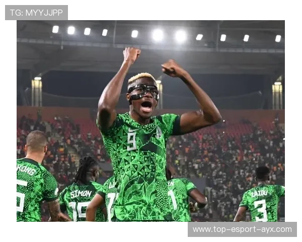 奥斯梅恩倒地铲射破门，那不勒斯主场沸腾